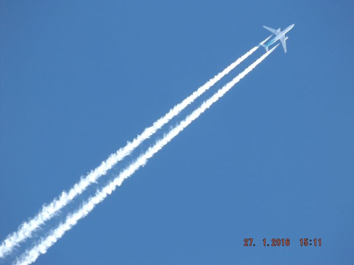 Peu de temps avant de me retrouver dans les nuages, j'ai eu le temps de faire une photo au zoom X36 pendant le demi tour. 