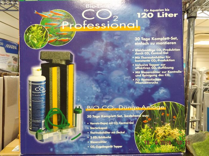 On vend même dans le commerce des kits CO2 pour faire pousser la végétation plus vite! Pour preuve ce kit pour aquariums, double preuve puisque ça marche même pour la végétation sous-marine donc! Une autre interprétation à échaffauder pour les chercheurs s'intéressant aux variations isotopiques de l'oxygène et du CO2 des océans.